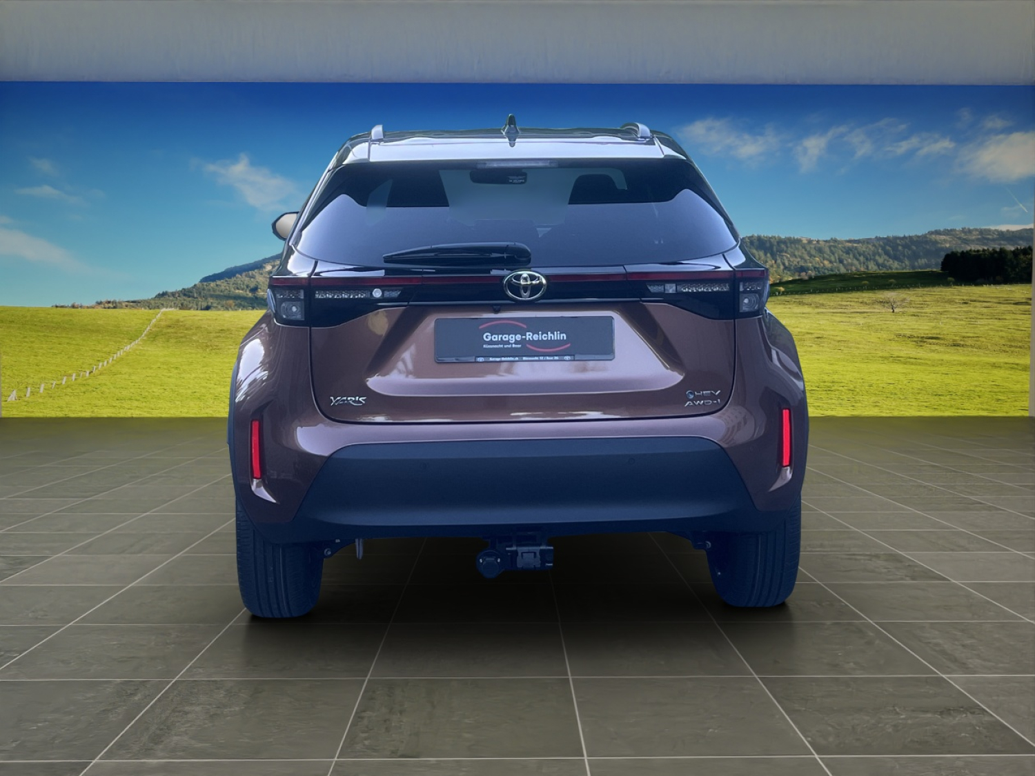 TOYOTA Yaris Cross 1.5 VVT-i HSD Premium AWD-i-showroom-element-3
