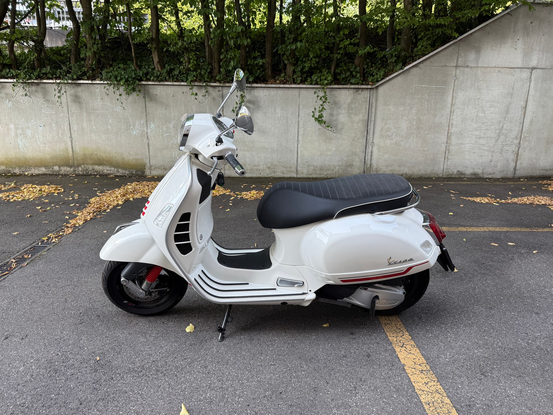 PIAGGIO Vespa GTS 300 Super Sport ABS-image-4