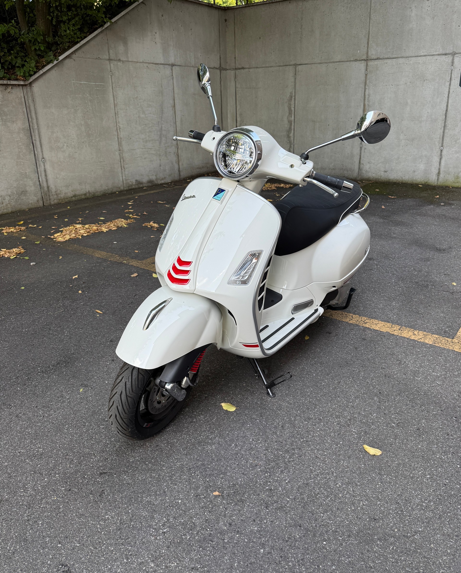 PIAGGIO Vespa GTS 300 Super Sport ABS-image-2