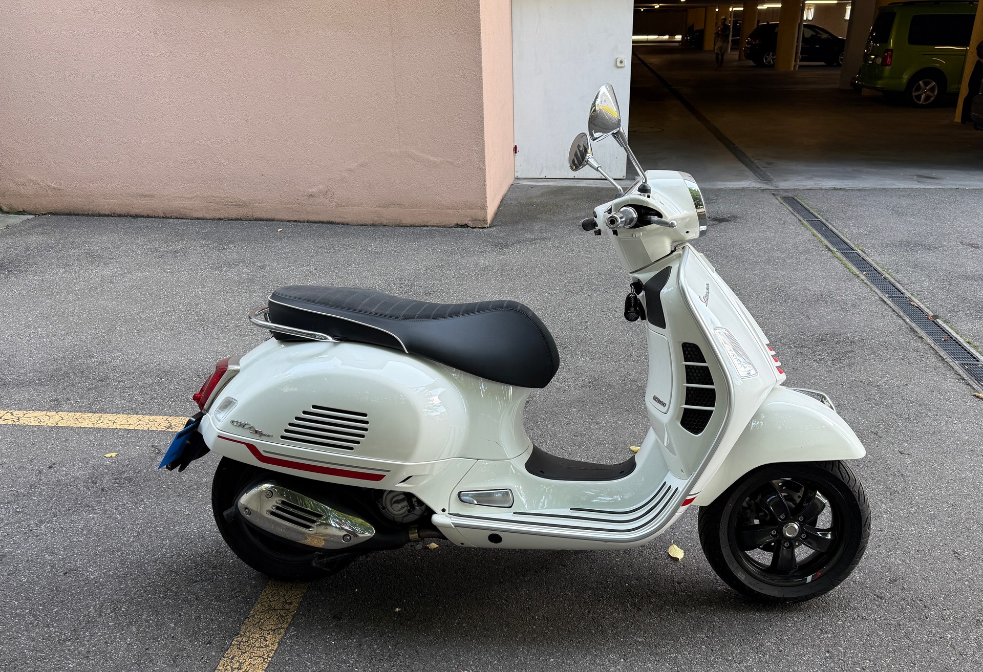 PIAGGIO Vespa GTS 300 Super Sport ABS-image-0