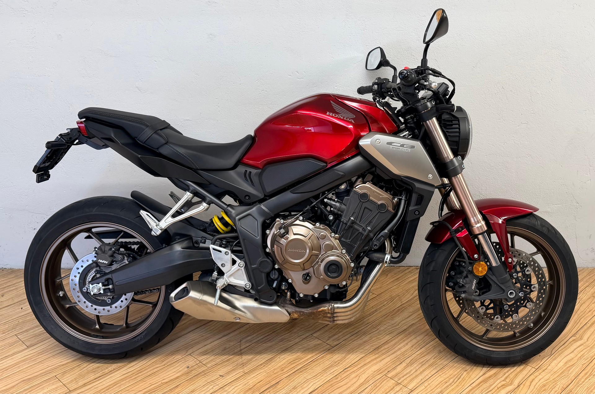 HONDA CB 650 R-image-1