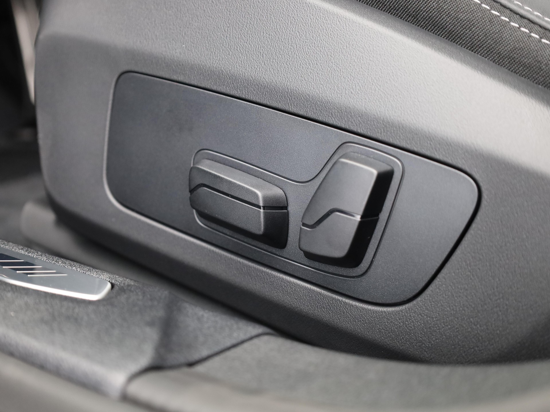 BMW 1er Reihe F70 120d-image-11