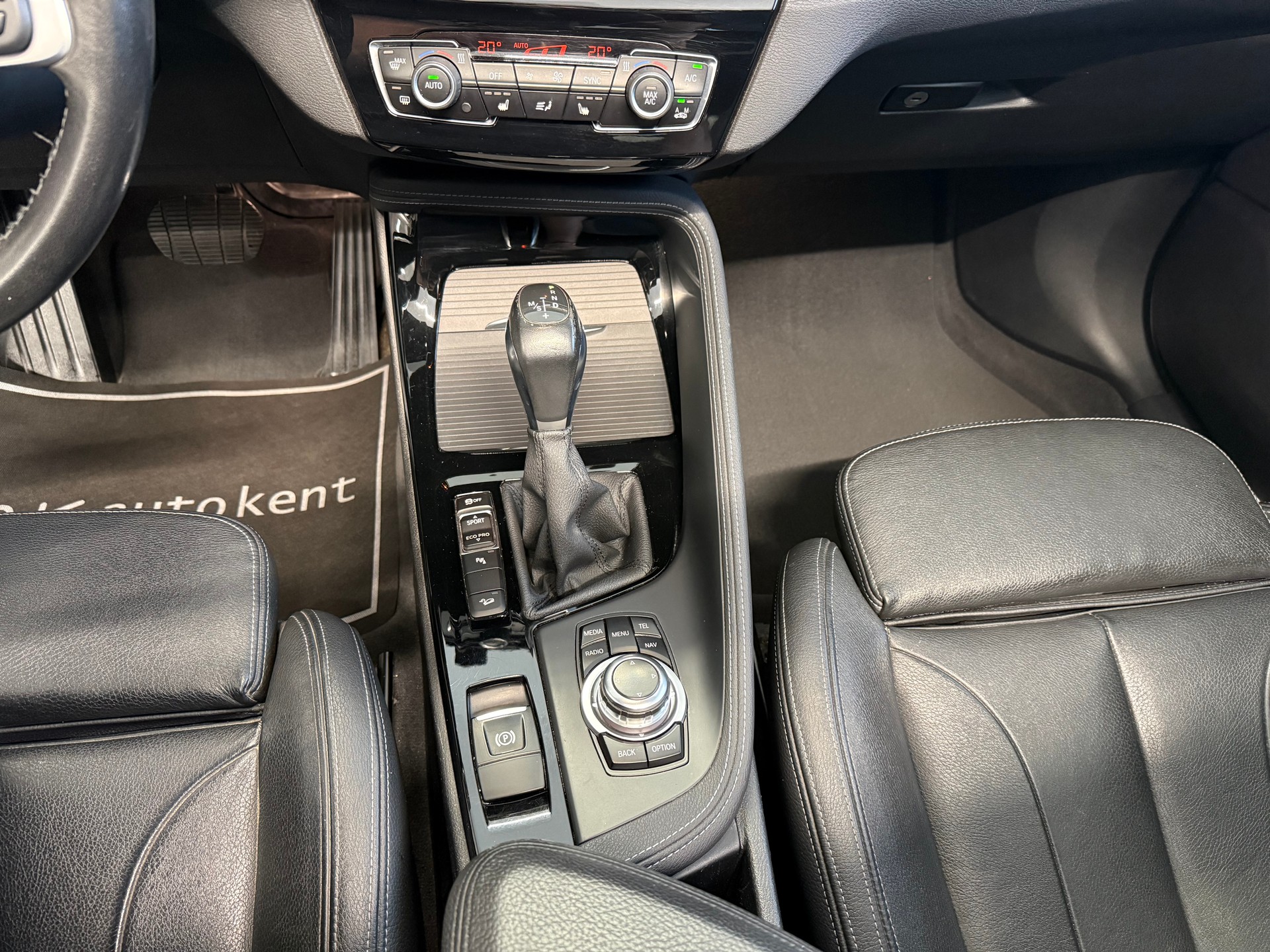 BMW X1 xDrive 20i Sport Line Steptronic-image-11