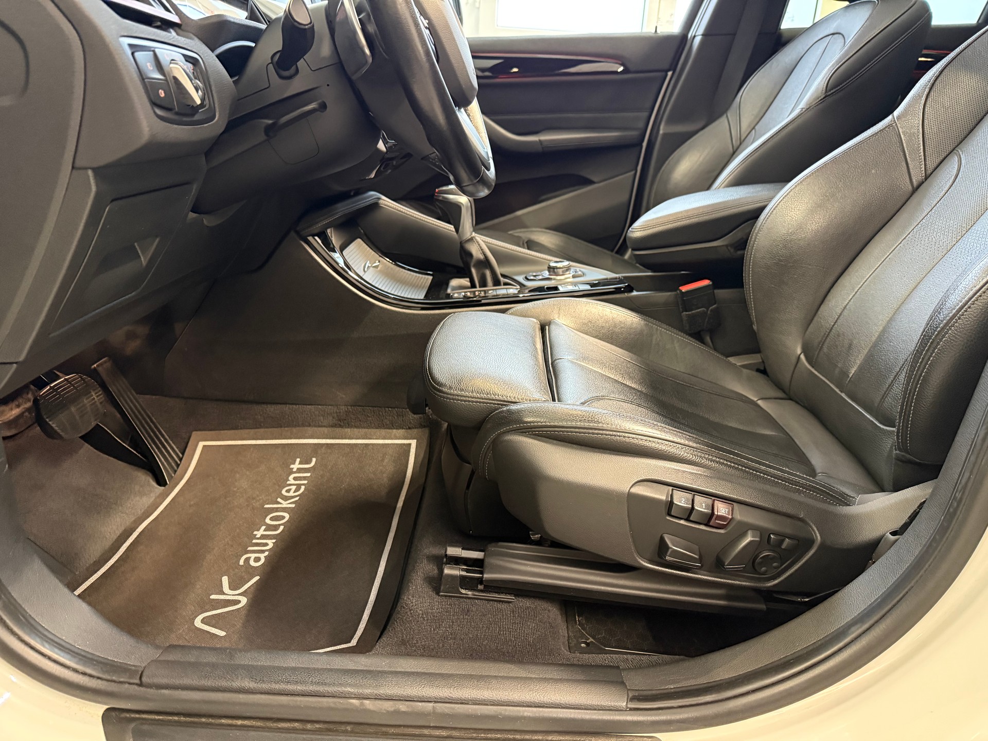 BMW X1 xDrive 20i Sport Line Steptronic-image-14