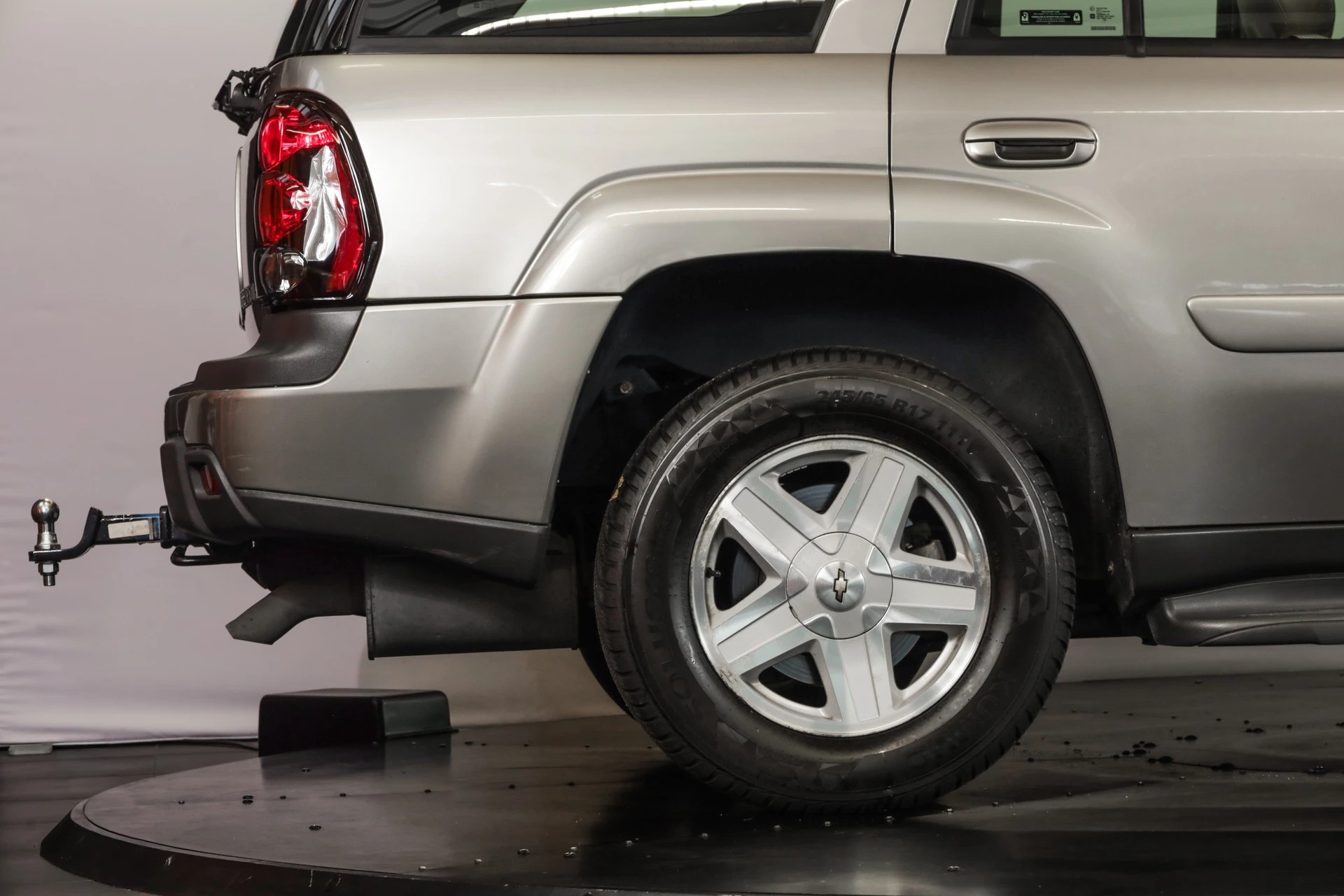CHEVROLET TrailBlazer 4.2 LTZ Sièges électriques chauffants / Régulateur / Vitres teintées-image-8