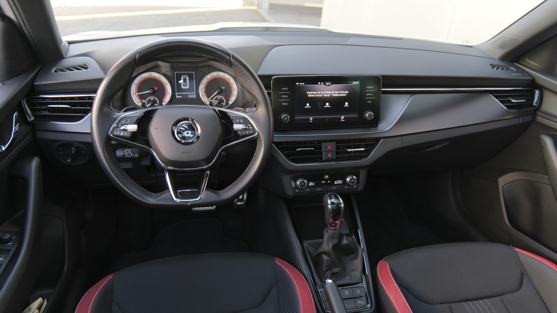 SKODA Kamiq 1.5 TSI Monte Carlo DSG-image-15