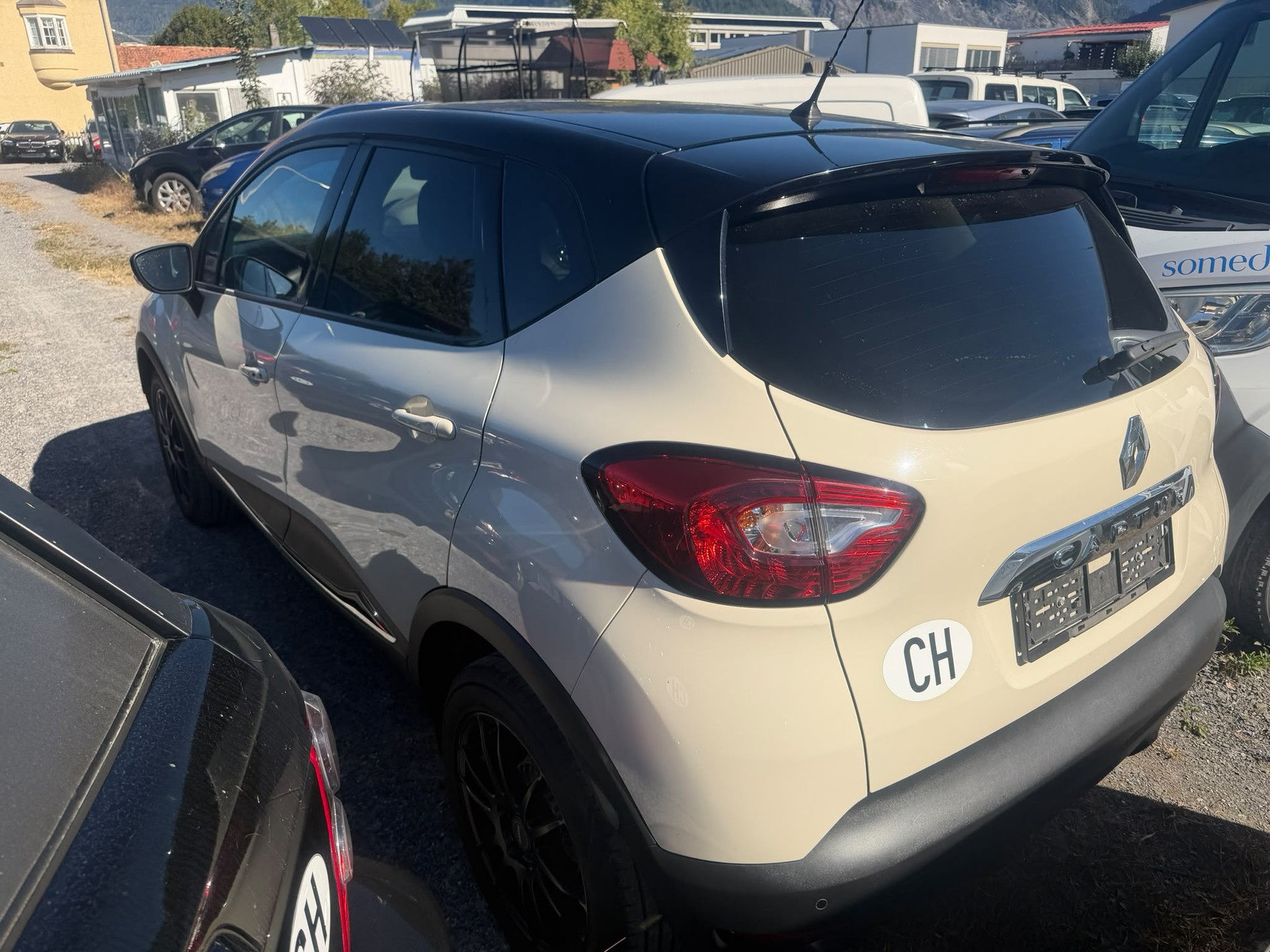 RENAULT Captur 1.2 T 16V-image-2