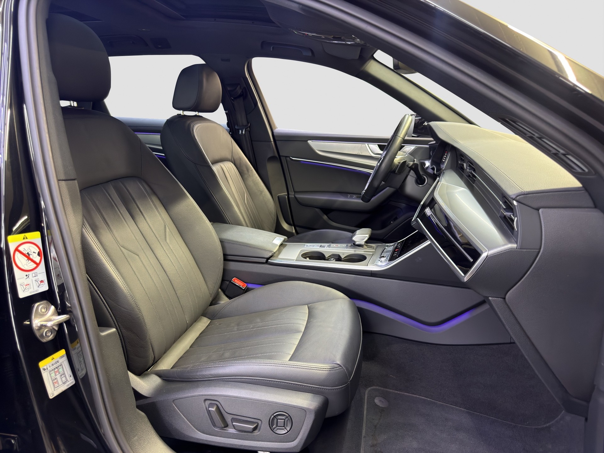 AUDI A6 Avant 45 TDI Design quattro tiptronic-image-13