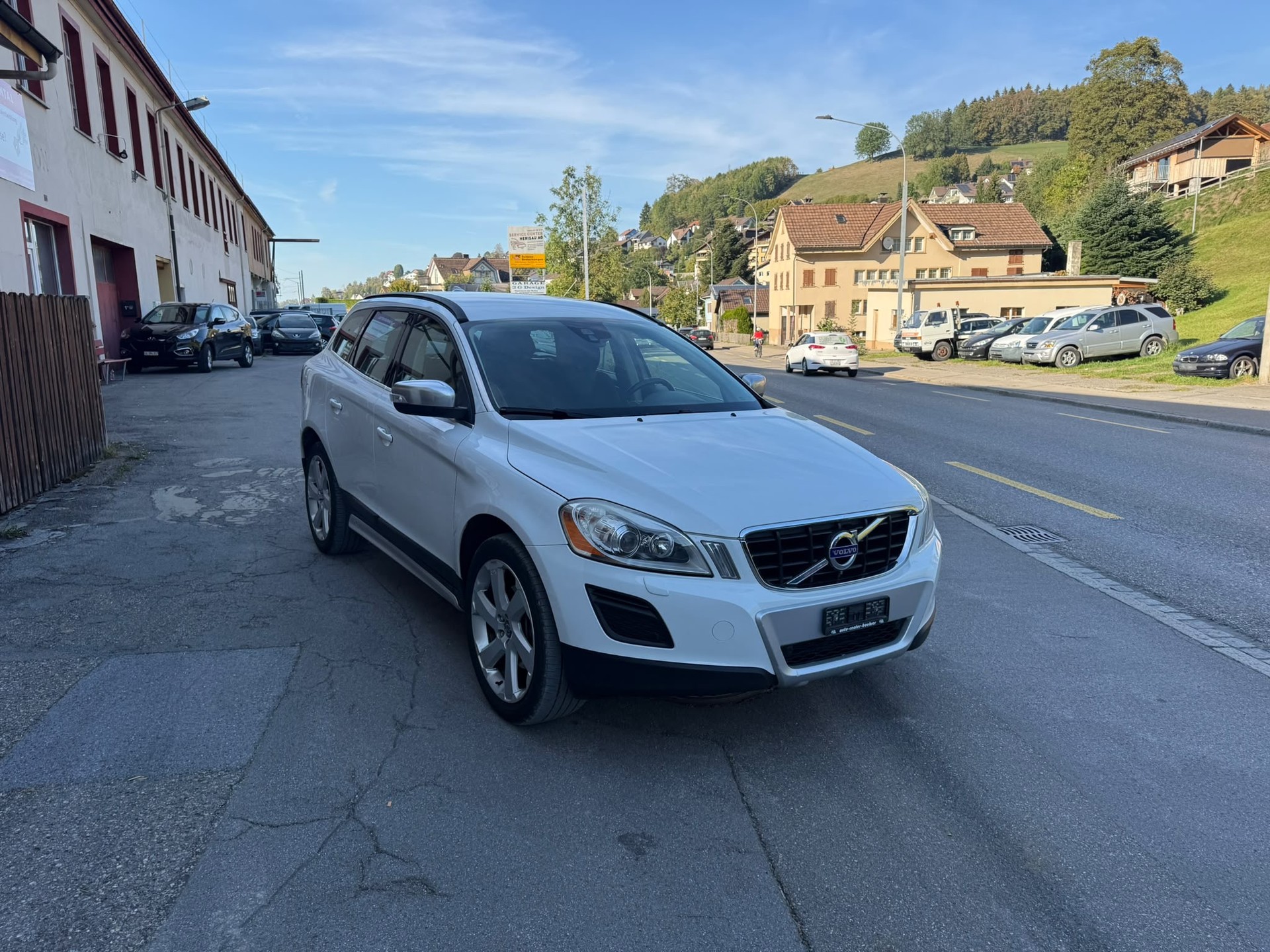 VOLVO XC60 D4 AWD Husky Edition Geartronic-image-1