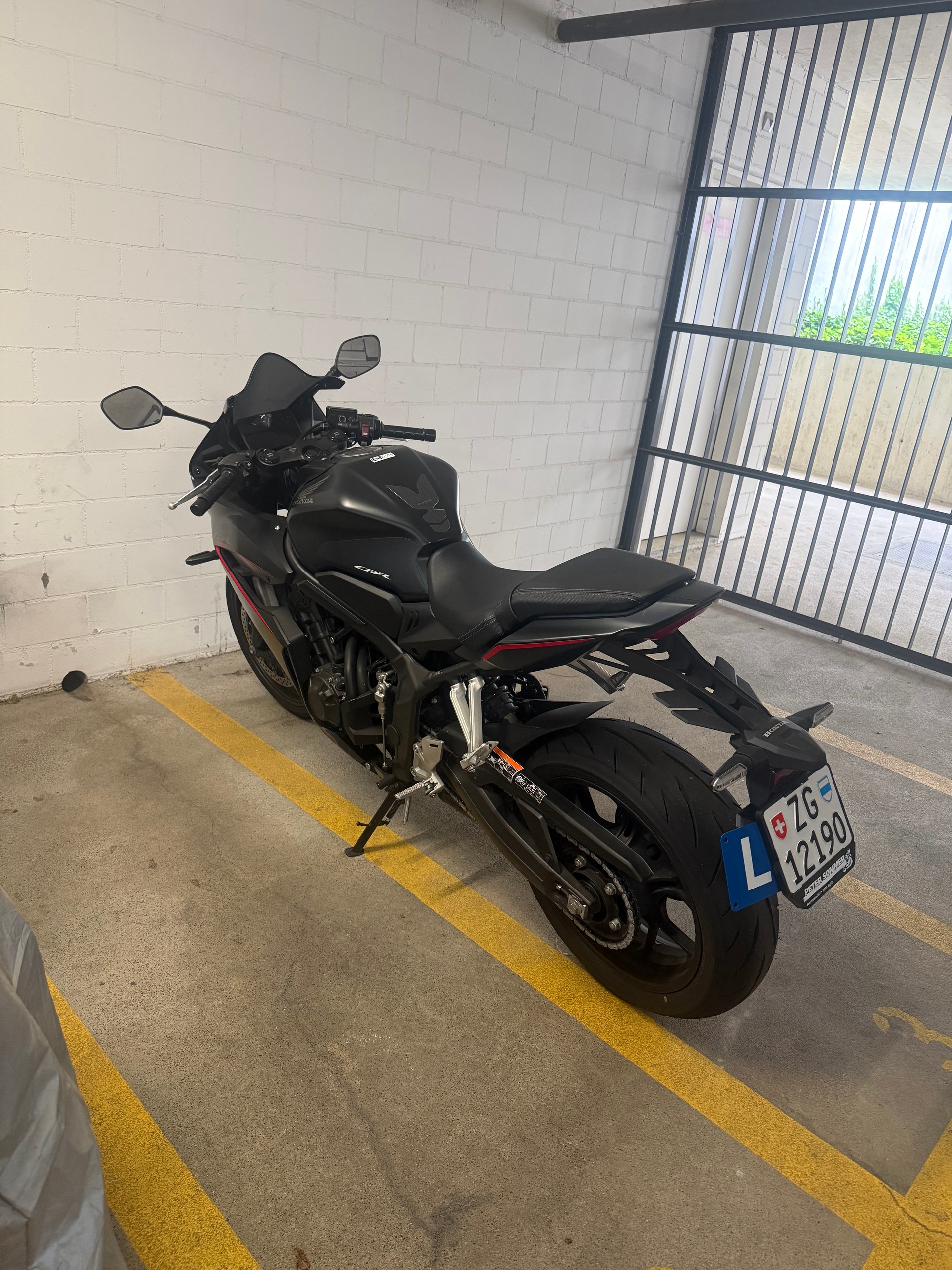 HONDA CBR 650-image-1