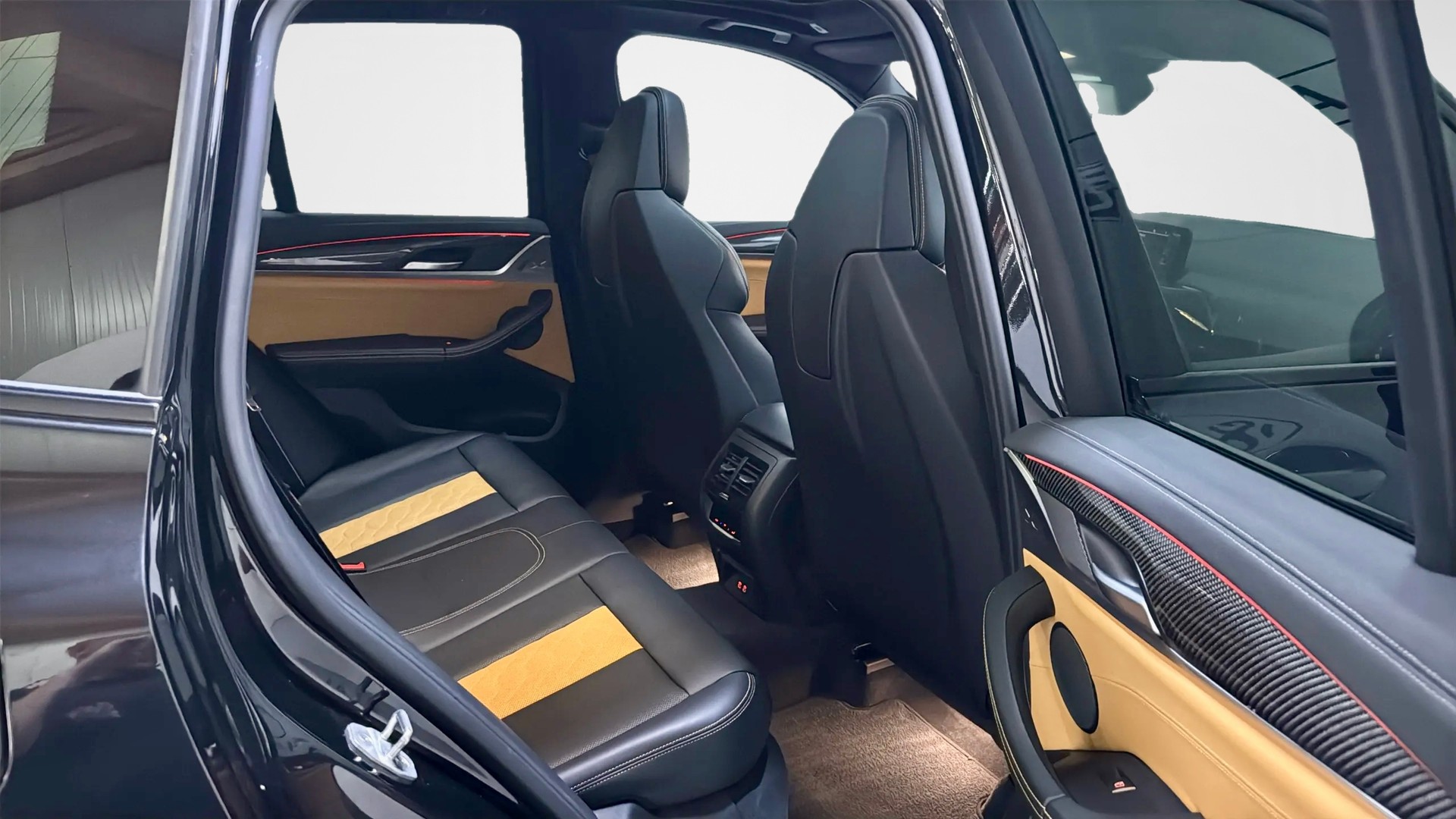 BMW xDrive M Competition Steptronic-image-9