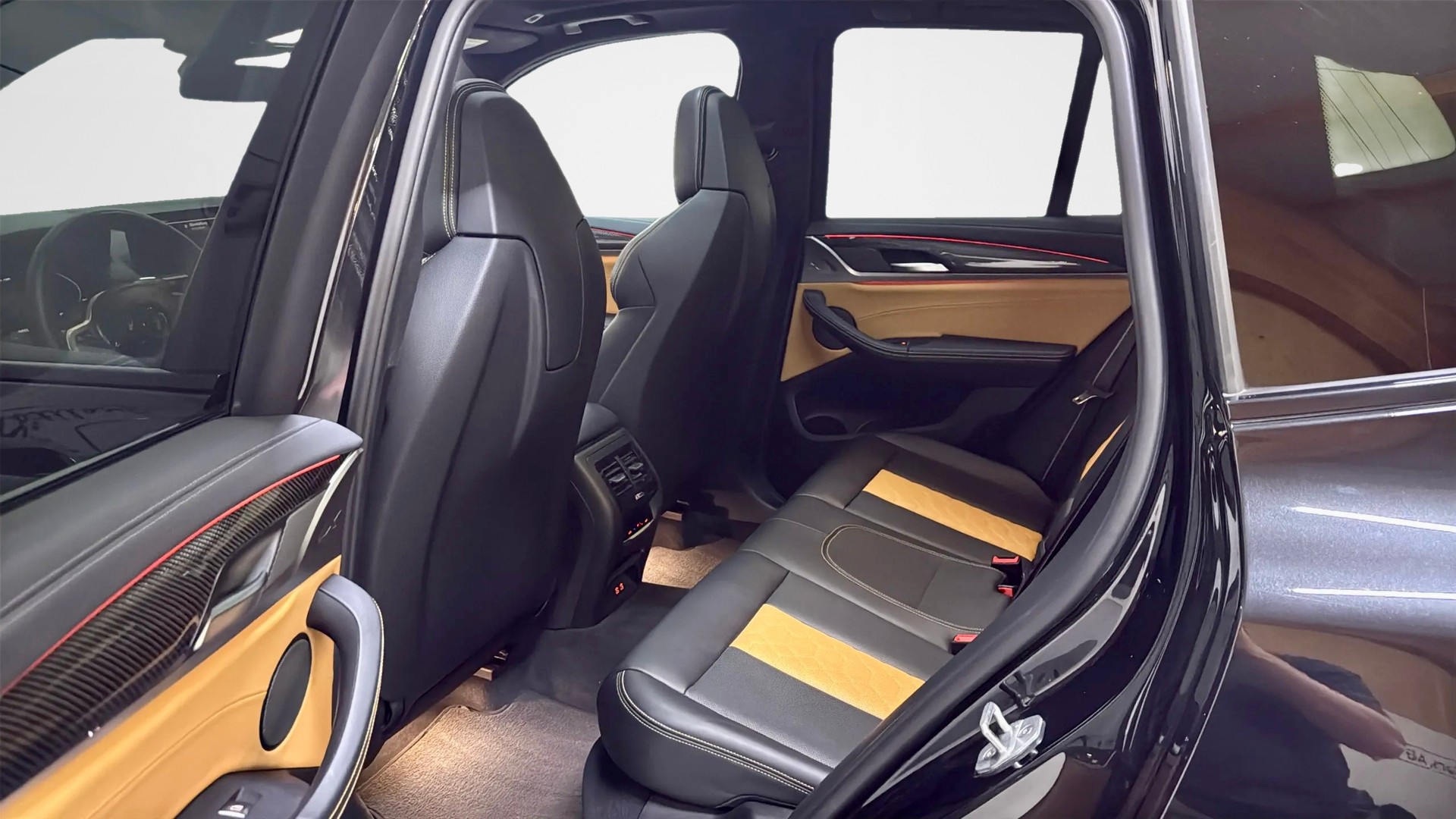 BMW xDrive M Competition Steptronic-image-11