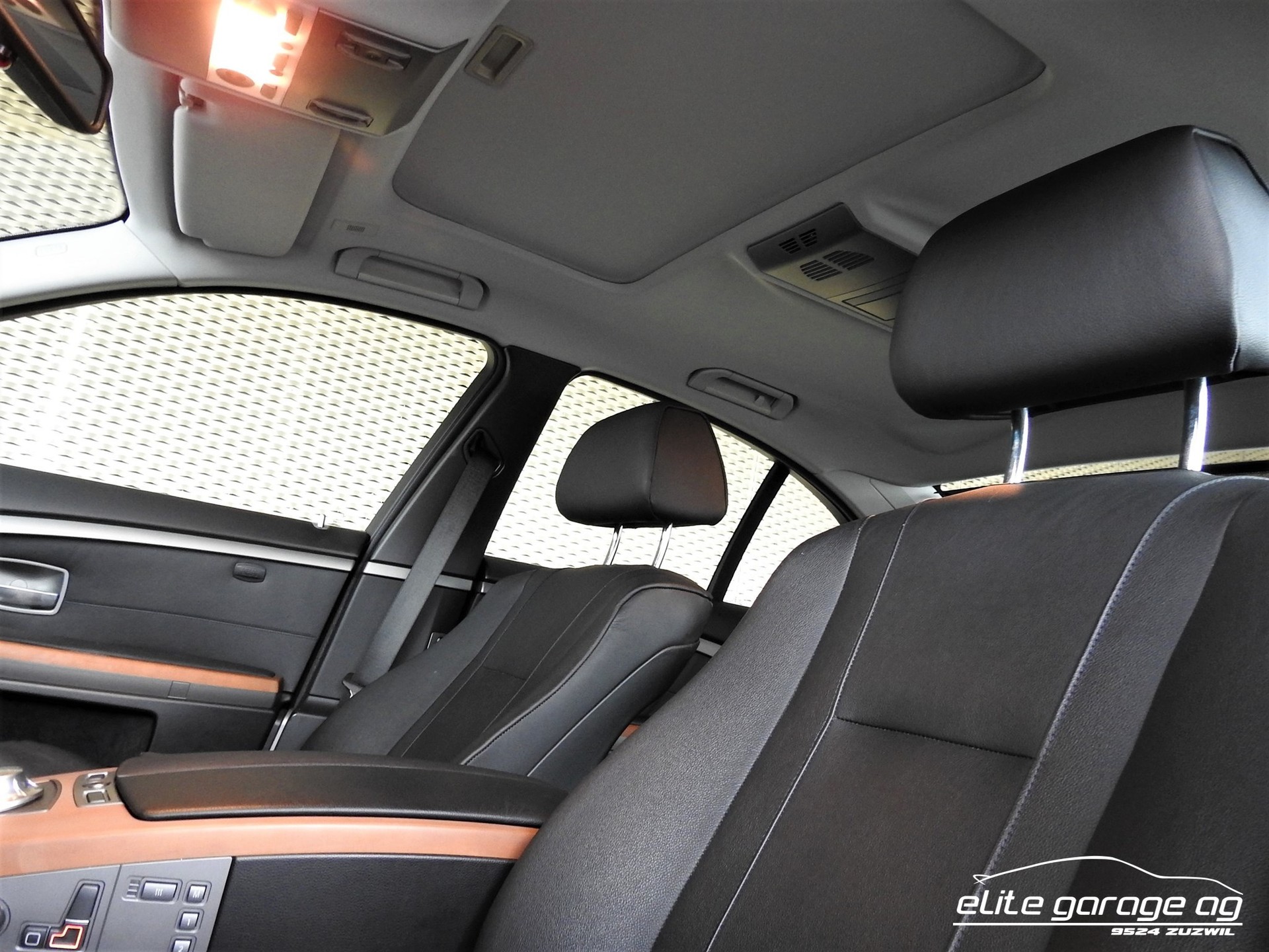 BMW 745i-image-9