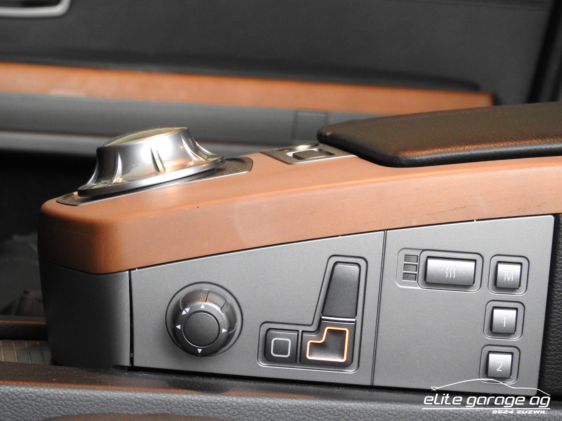 BMW 745i-image-10