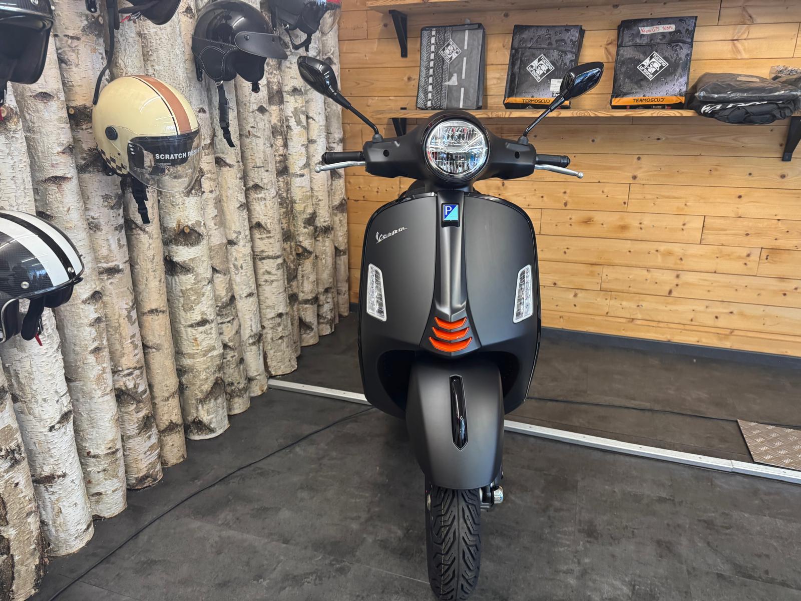 PIAGGIO Vespa GTS 125 Super Sport ABS-image-2