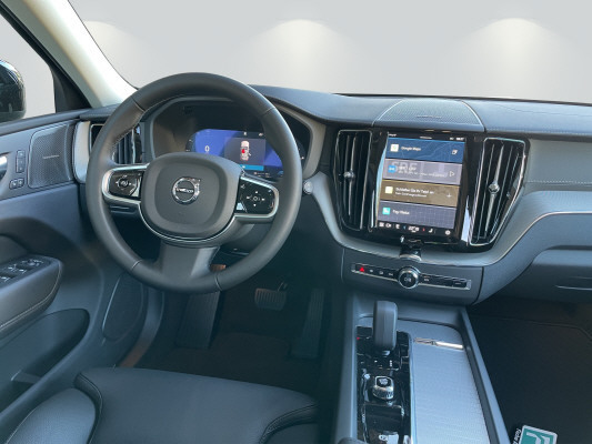 VOLVO XC60 T6 eAWD Ultra Dark-image-4