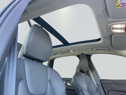 VOLVO XC60 T6 eAWD Ultra Dark-image-7