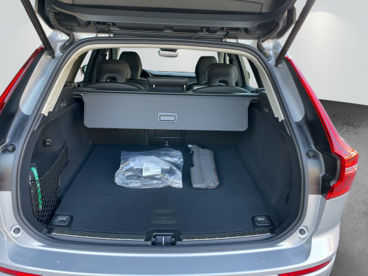 VOLVO XC60 T6 eAWD Ultra Dark-image-8