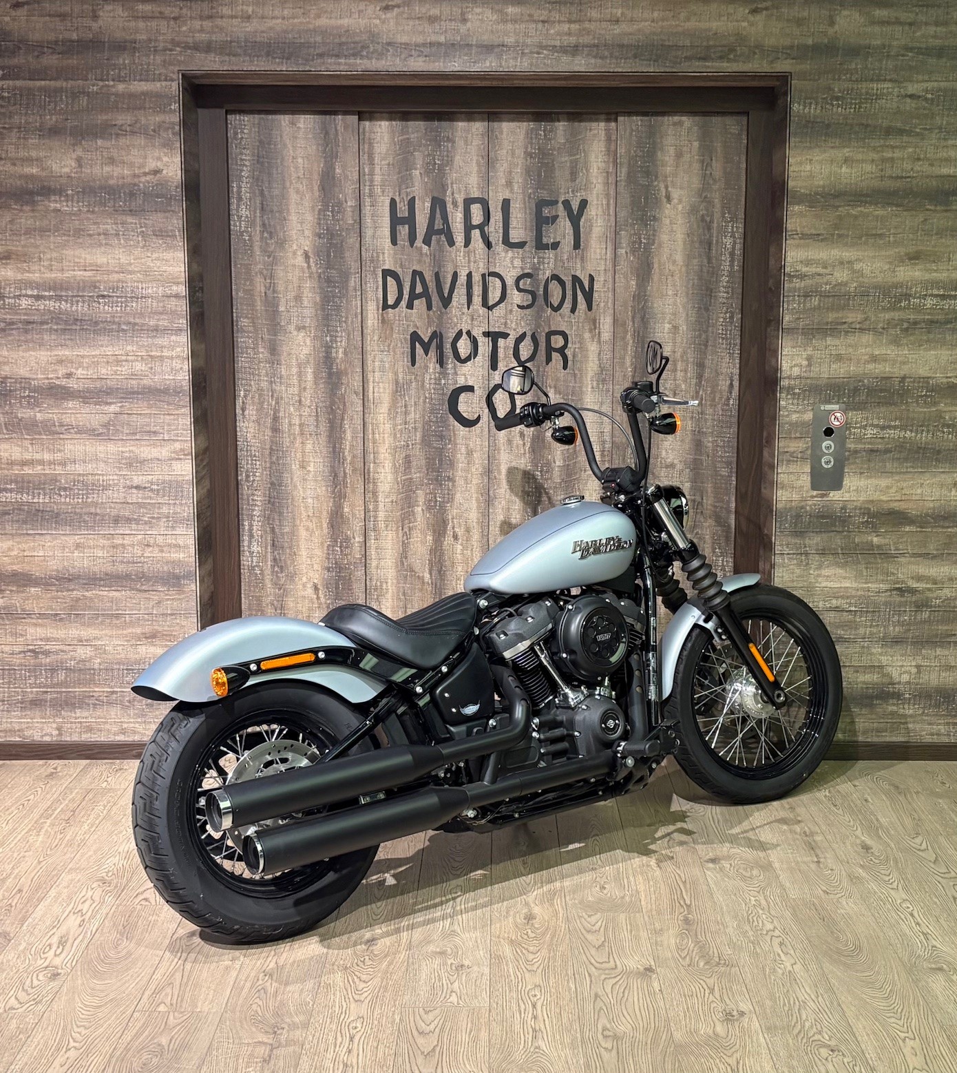 HARLEY-DAVIDSON FXBB Street Bob 107 ABS-image-5