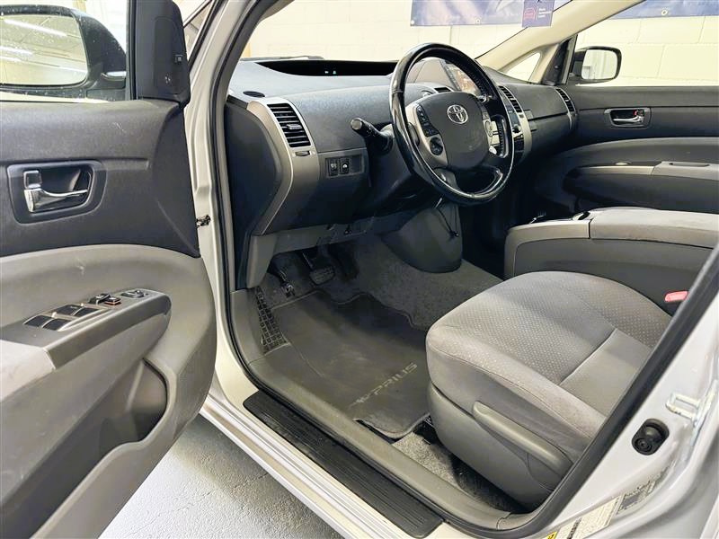 TOYOTA Prius 1.5 16V Hybrid Edition-image-4