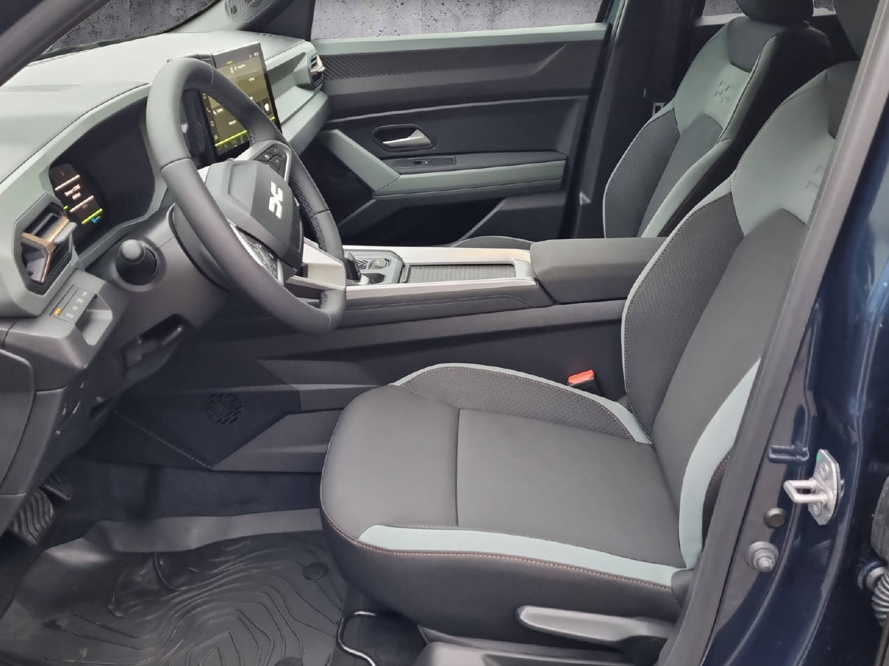 DACIA Bigster extreme hybrid 155-image-4