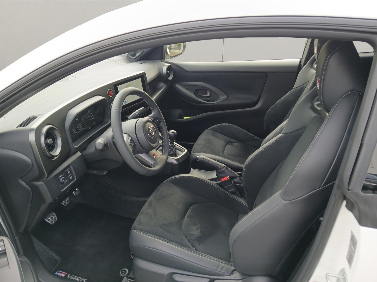 TOYOTA GR Yaris 1.6 Turbo Sport 4x4-image-8