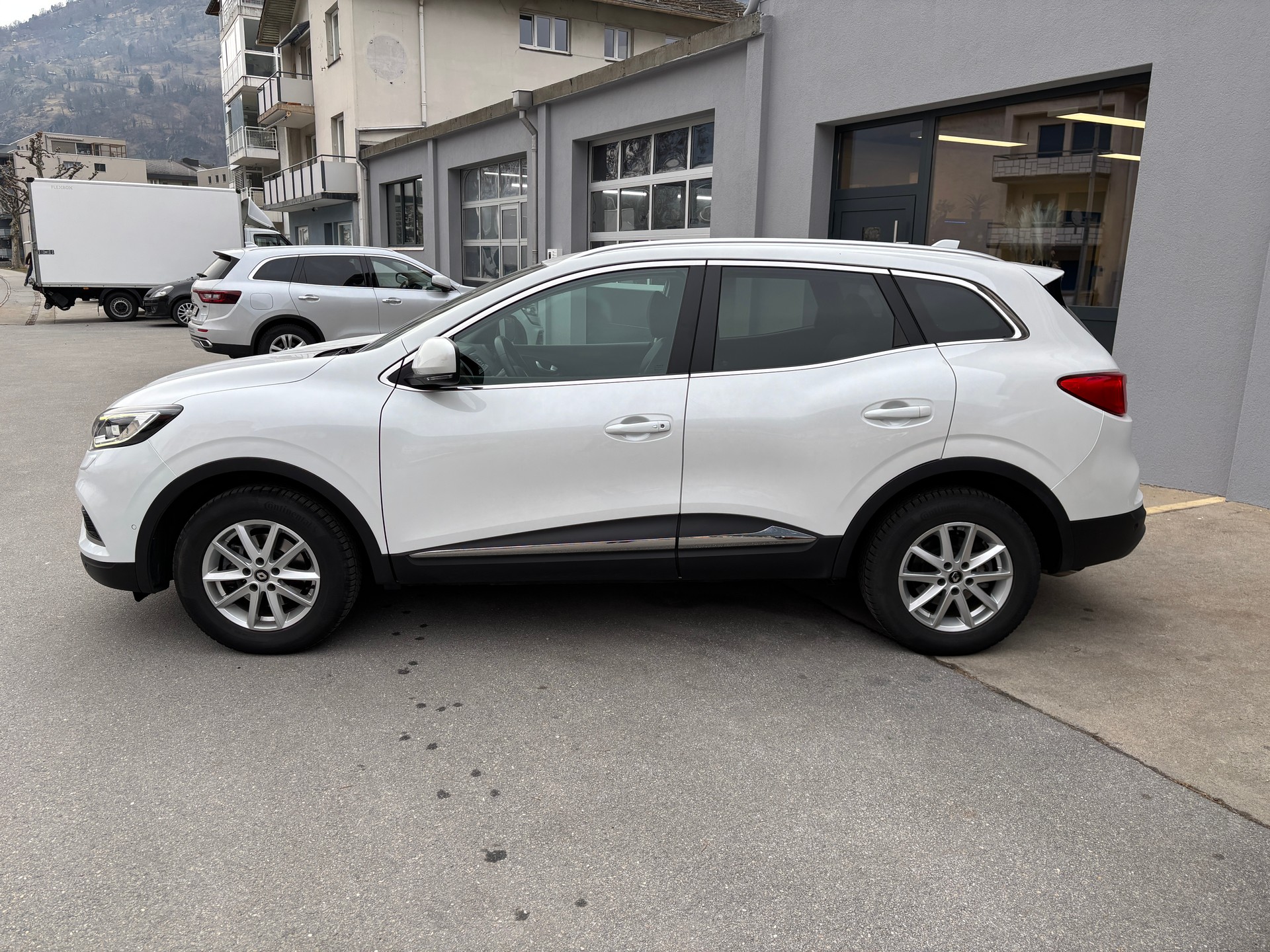 RENAULT Kadjar 1.3 16V T Intens EDC-image-4