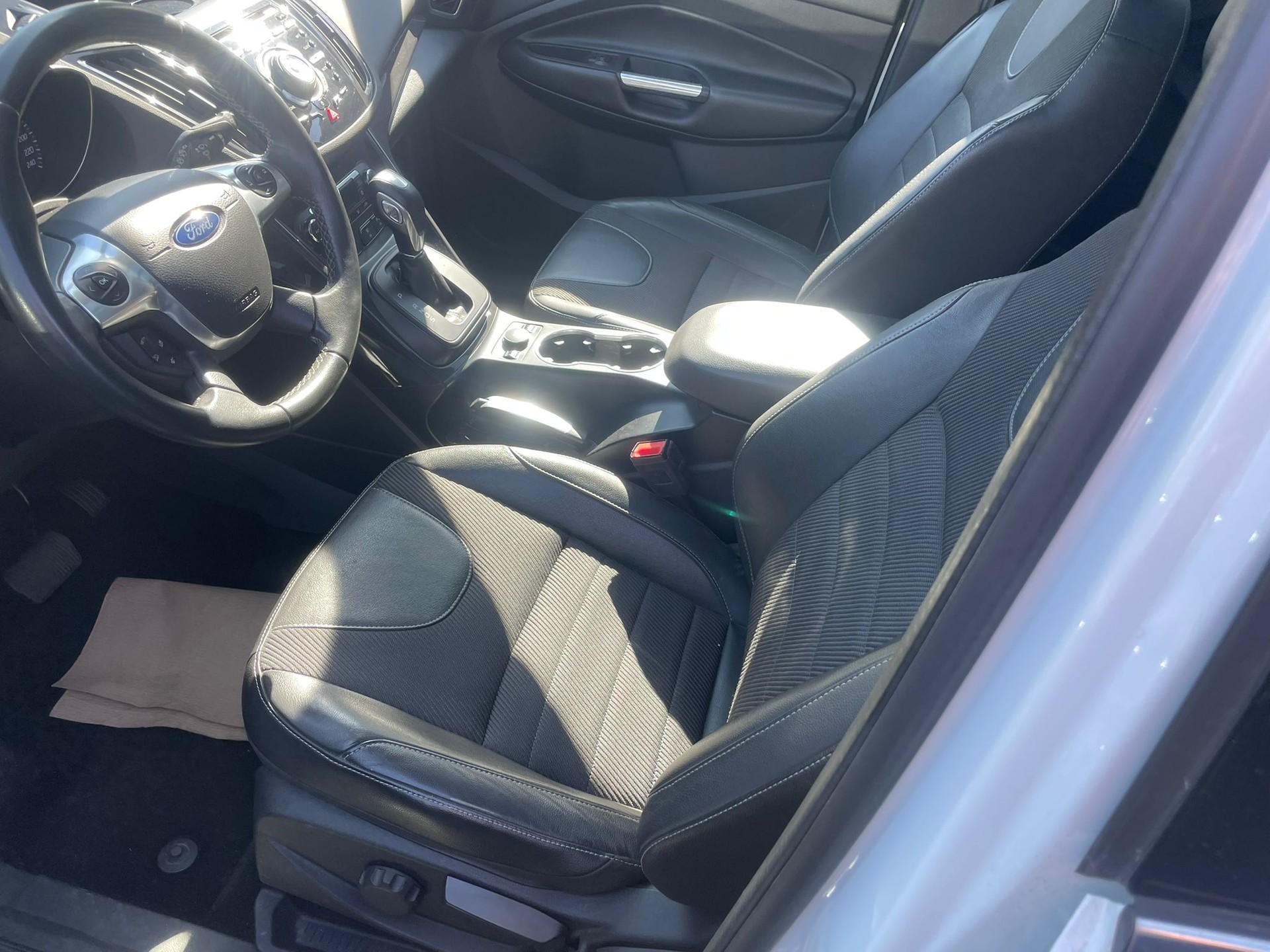 FORD Kuga 2.0 TDCi Titanium S 4WD PowerShift-image-7