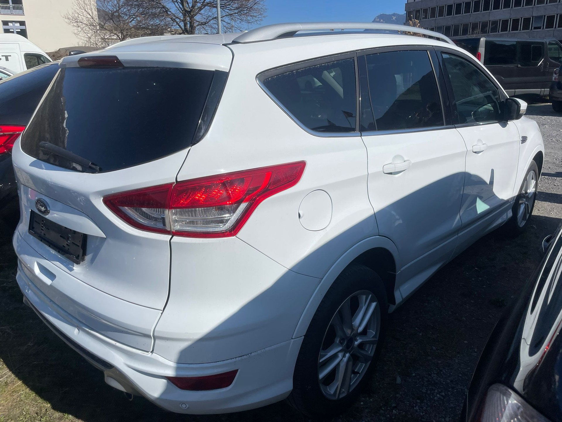 FORD Kuga 2.0 TDCi Titanium S 4WD PowerShift-image-3