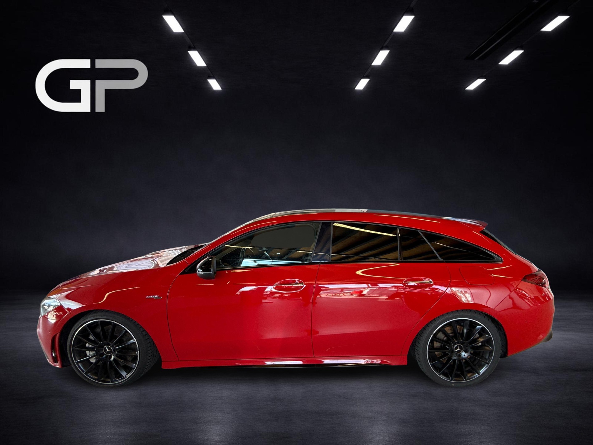 MERCEDES-BENZ CLA 35 AMG 4matic Shooting Brake-showroom-element-1