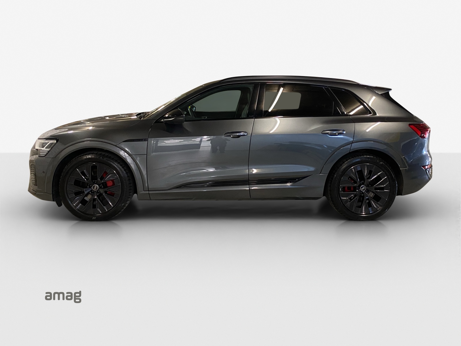 AUDI Q8 55 e-tron Black Edition quattro-showroom-element-1
