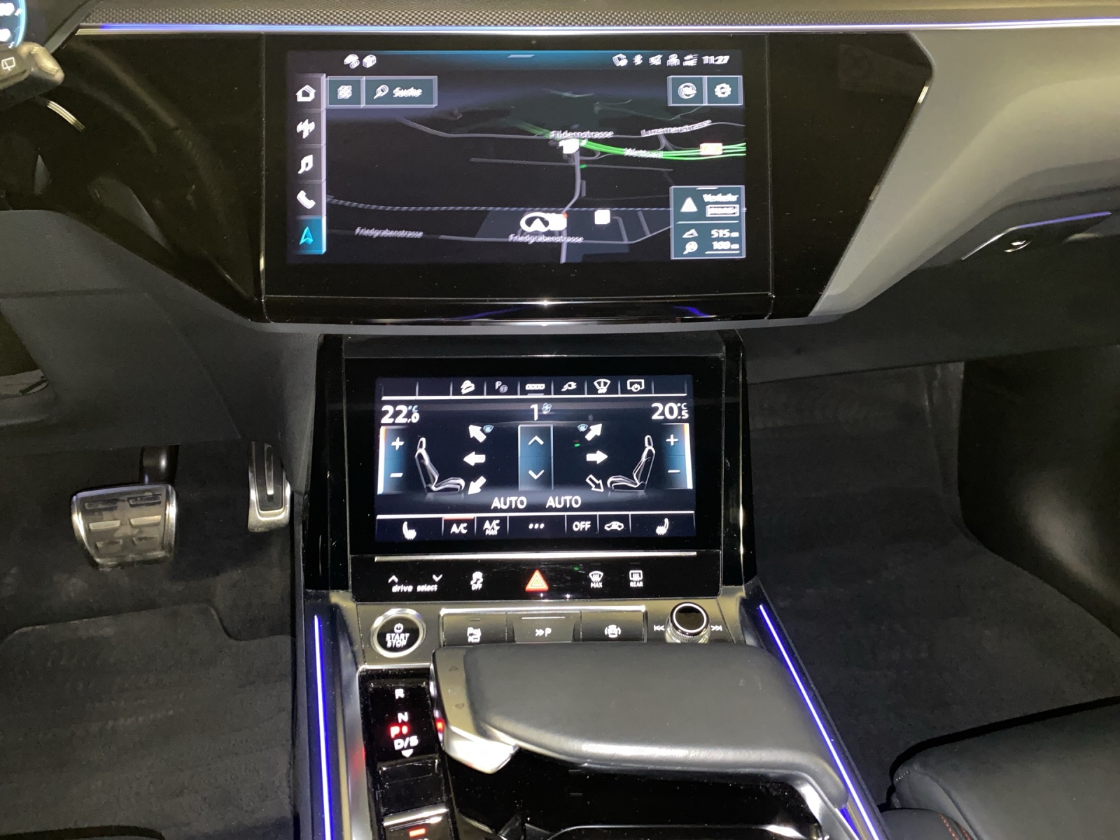 AUDI Q8 55 e-tron Black Edition quattro-image-11