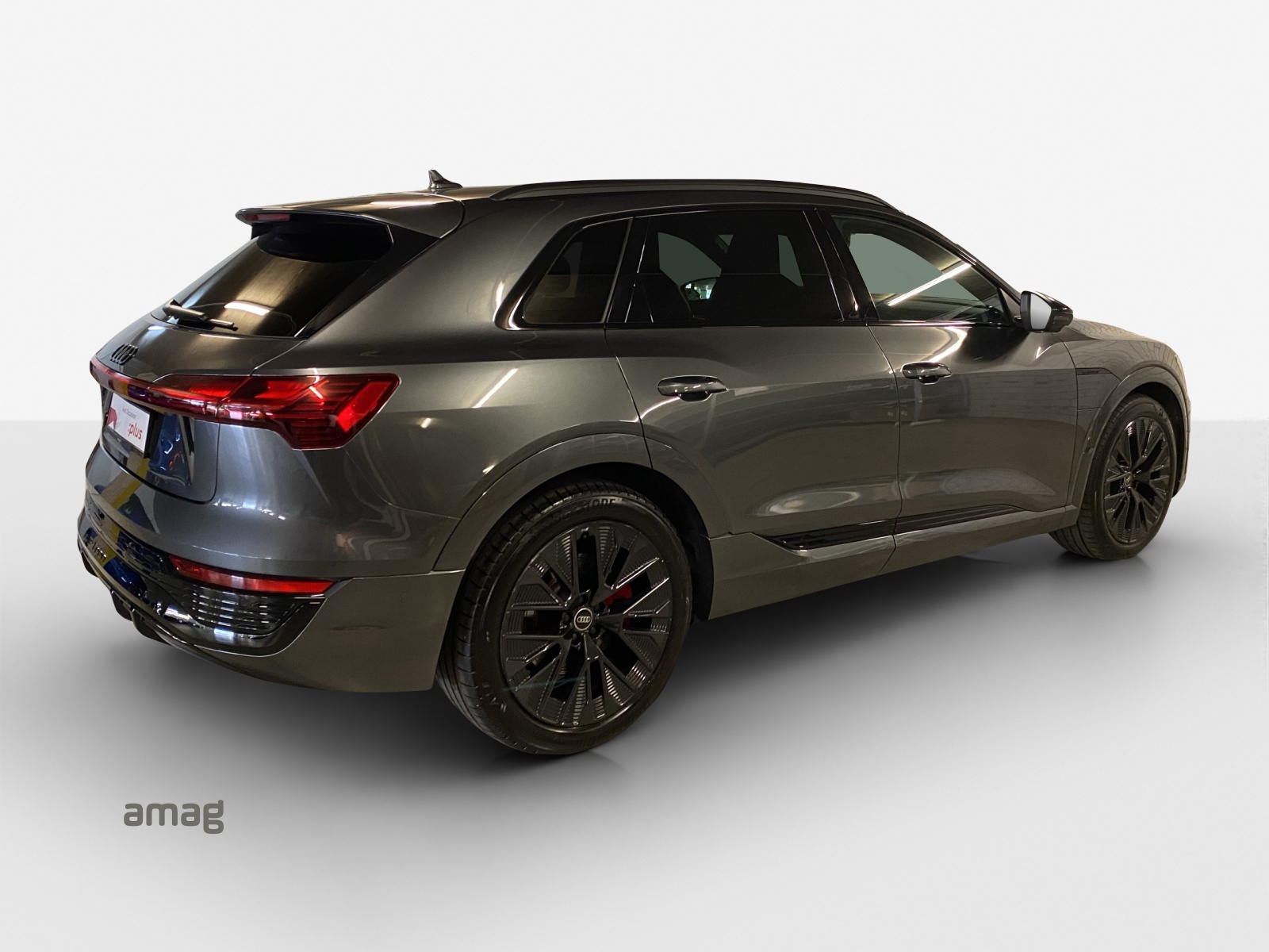 AUDI Q8 55 e-tron Black Edition quattro-image-5