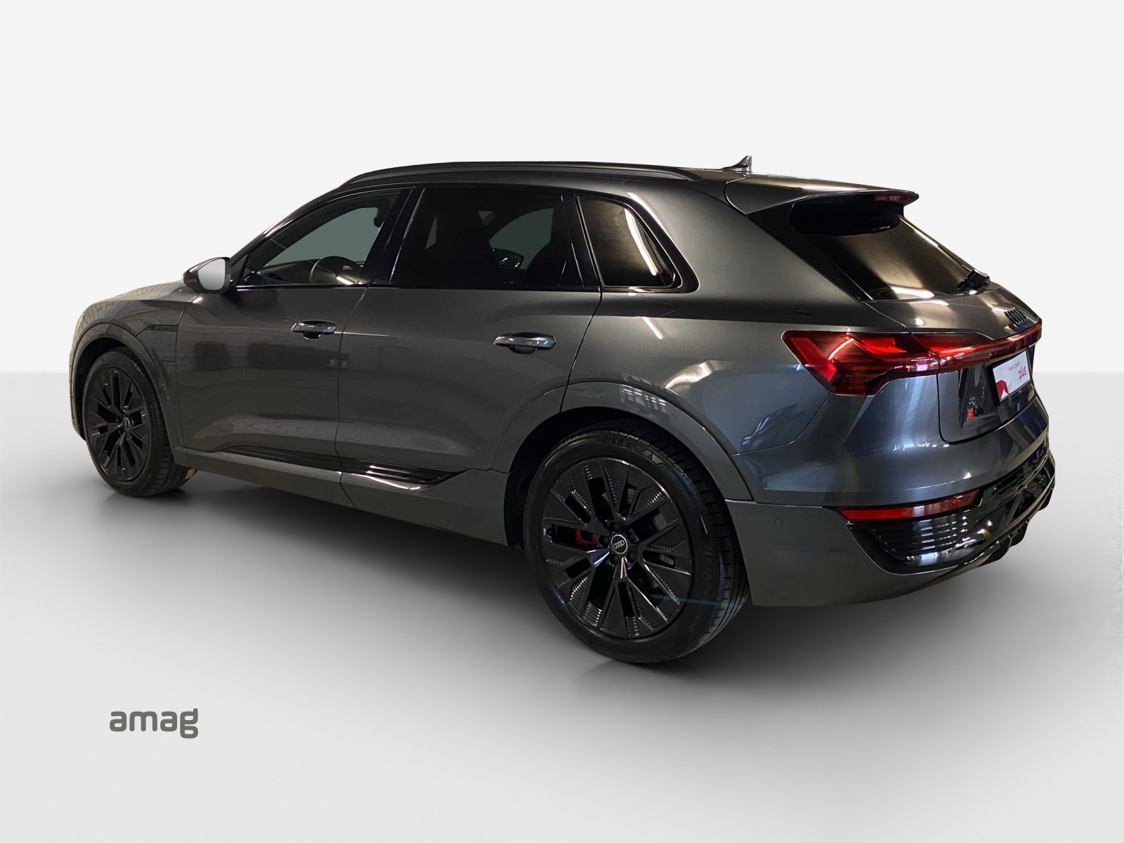 AUDI Q8 55 e-tron Black Edition quattro-showroom-element-2