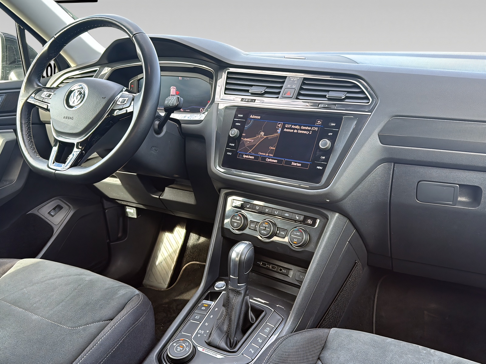 VW Tiguan Allspace 2.0TSI Highline 4Motion DSG-image-11