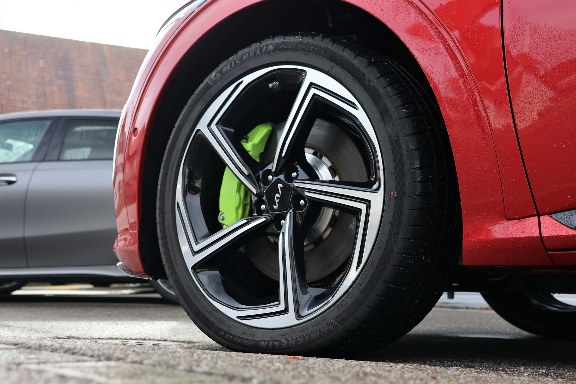 KIA EV6 77.4 kWh GT 4x4 (CH) "Runwayred"-image-8