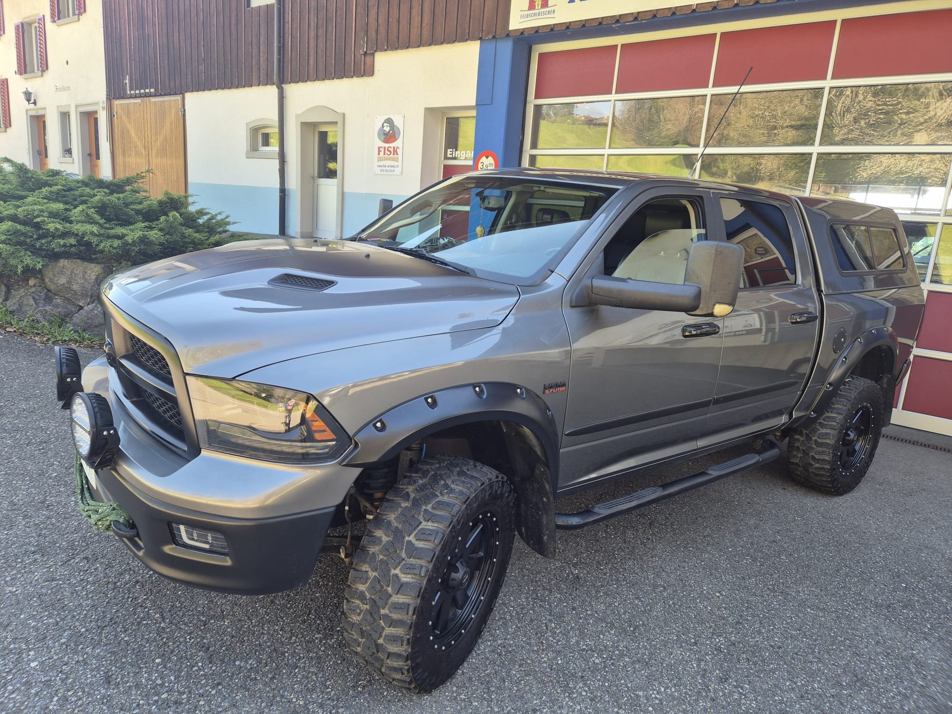 DODGE Ram-image-1