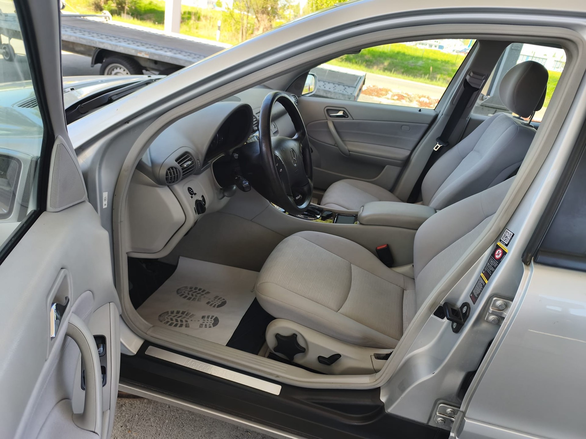 MERCEDES-BENZ C 280 Avantgarde 4Matic Automatic-image-9