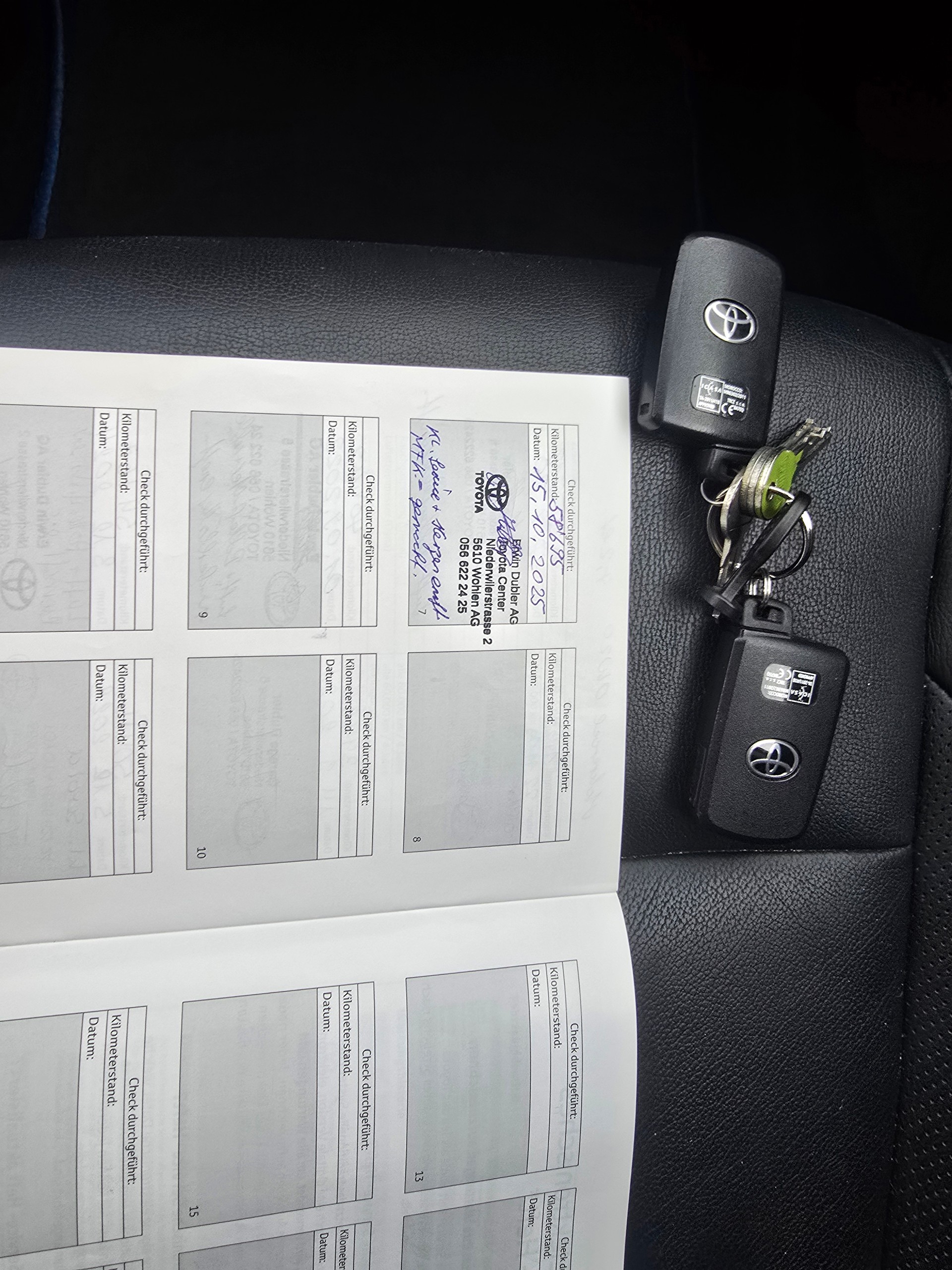 TOYOTA Auris Touring Sports 1.8 HSD Trend e-CVT-image-28