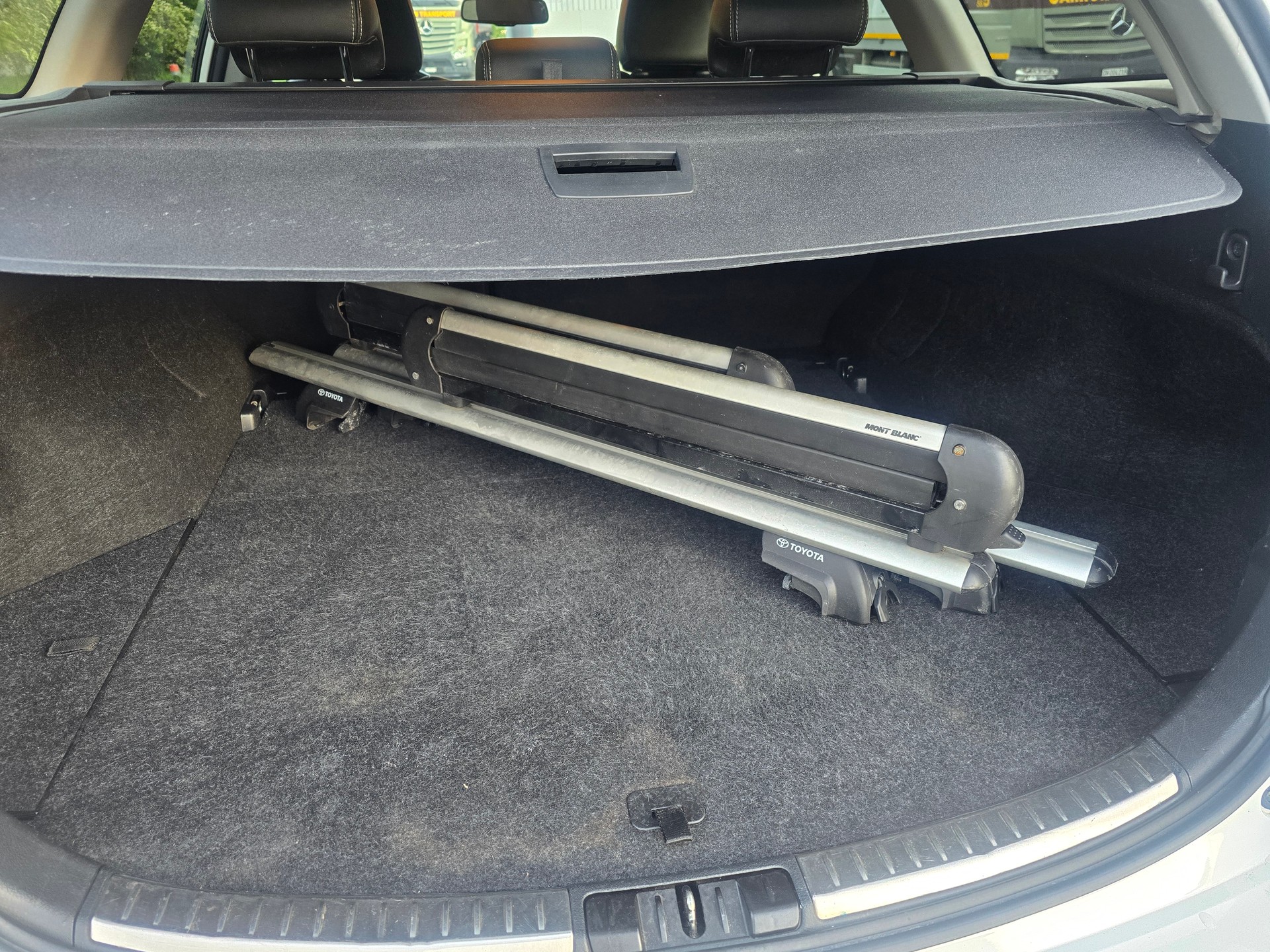 TOYOTA Auris Touring Sports 1.8 HSD Trend e-CVT-image-7