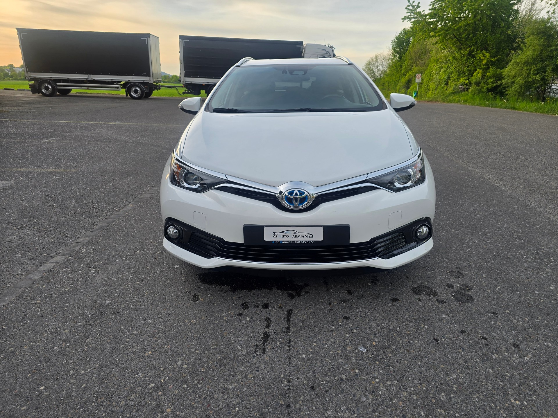 TOYOTA Auris Touring Sports 1.8 HSD Trend e-CVT