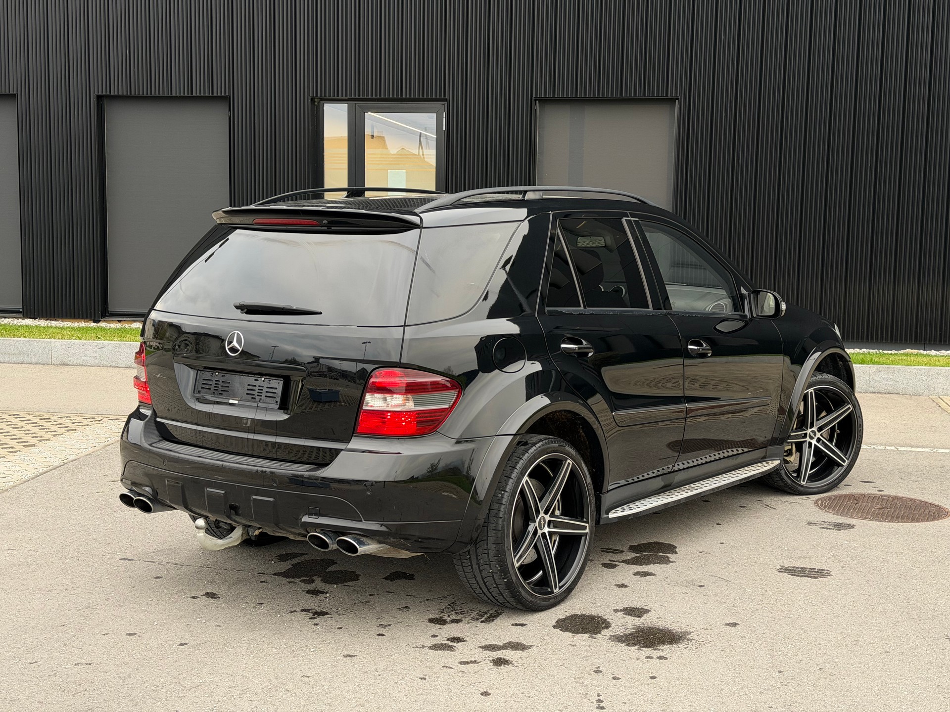 MERCEDES-BENZ ML 63 AMG 4Matic 7G-Tronic-image-12