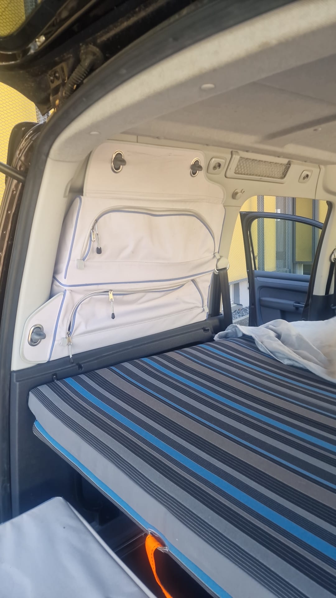 VW Caddy 2.0 TDI 4Motion Comfortline-image-10