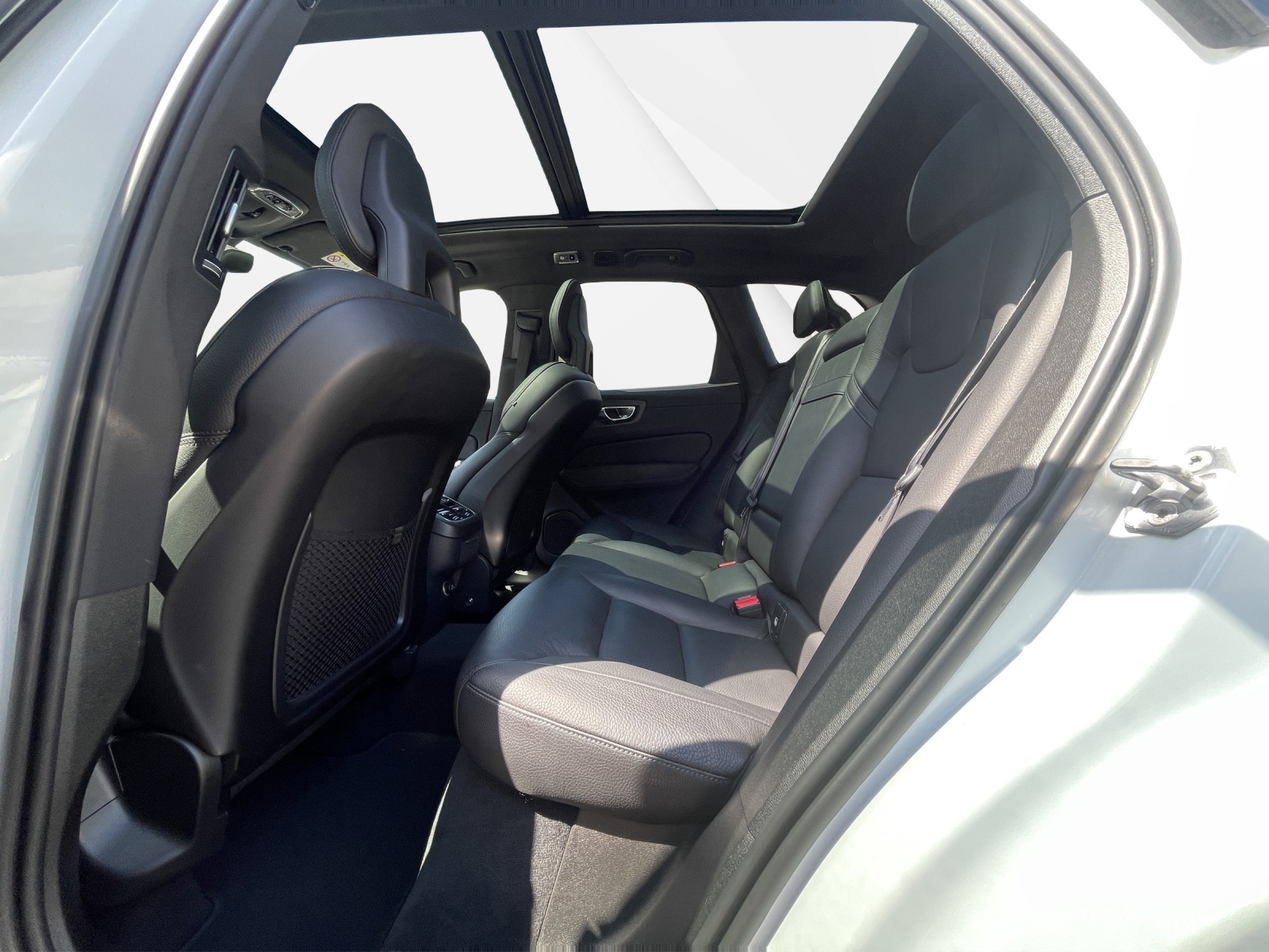 VOLVO XC60 2.0 T6 Inscription AWD-image-13