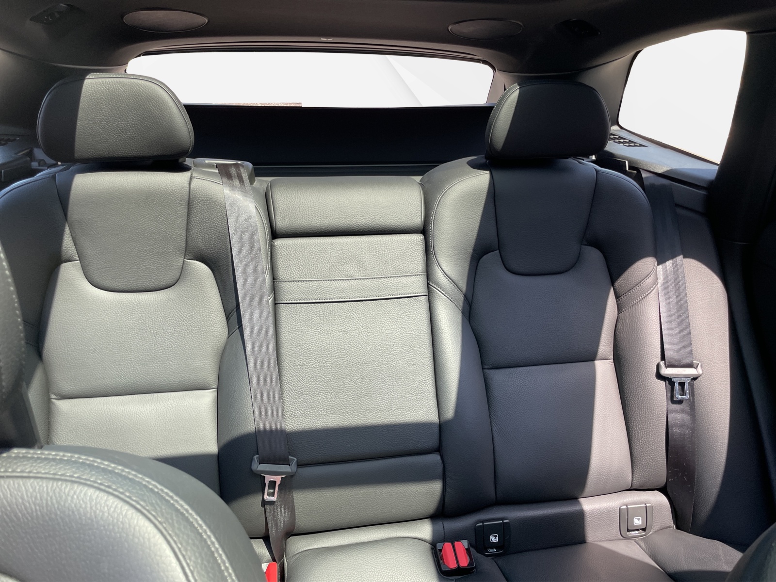 VOLVO XC60 2.0 T6 Inscription AWD-image-16