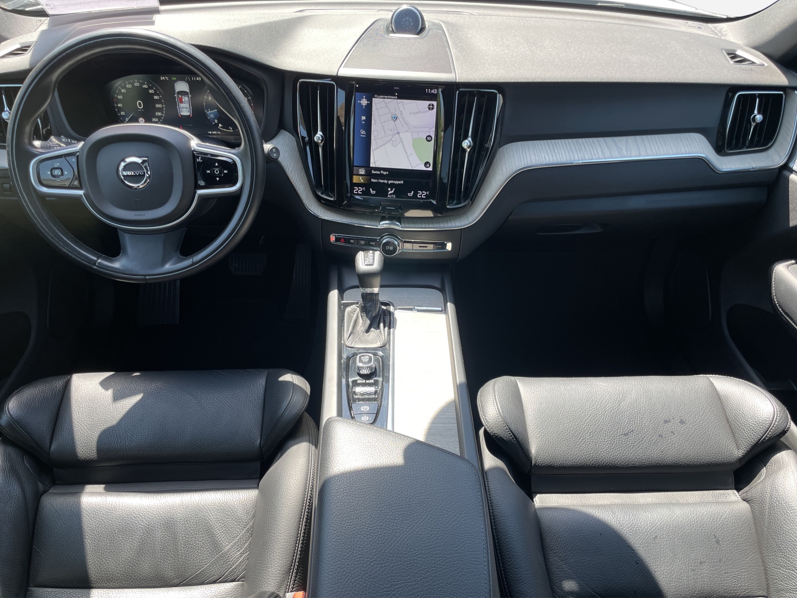 VOLVO XC60 2.0 T6 Inscription AWD-image-10