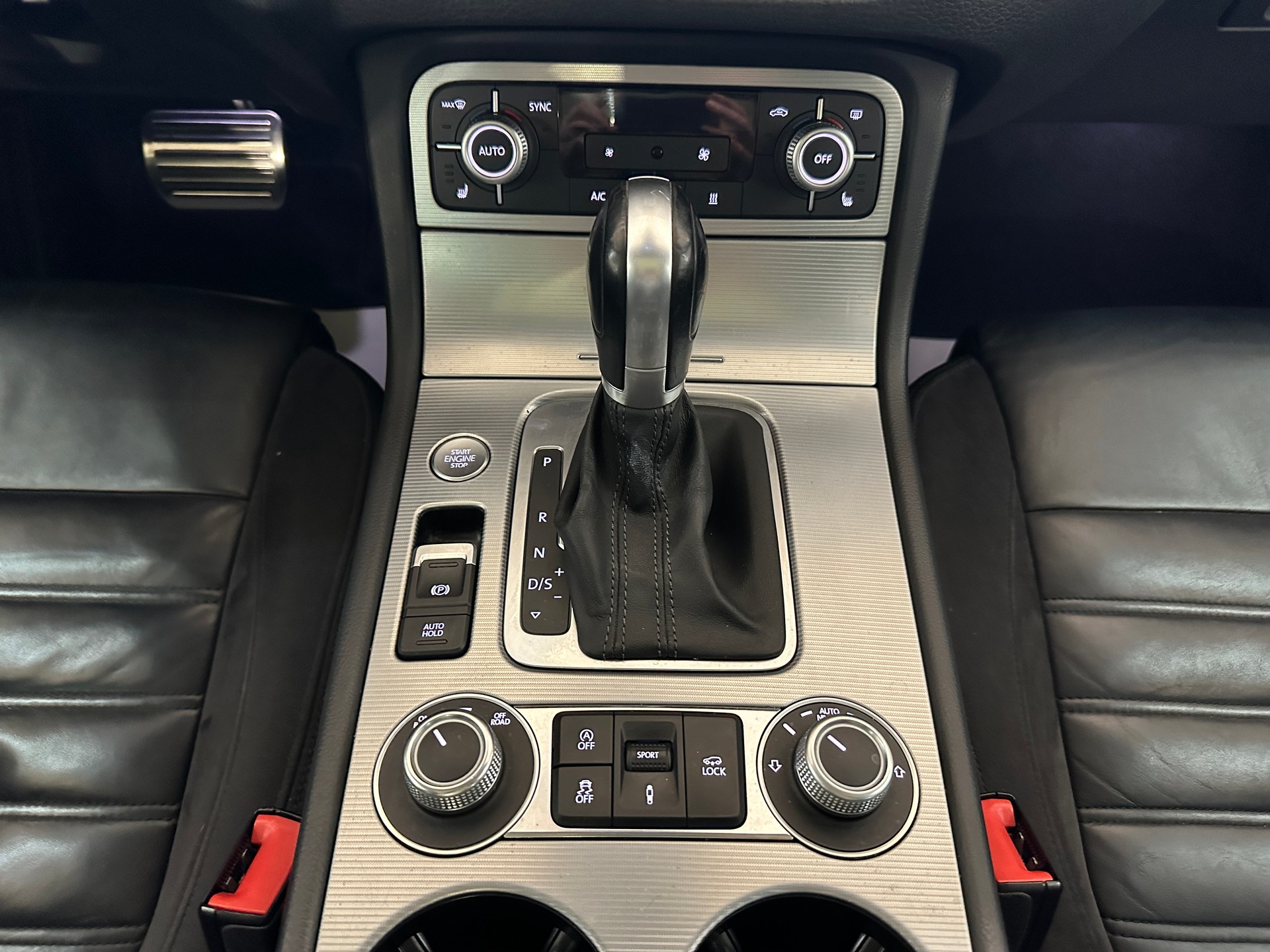 VW Touareg 3.0 TDI BlueMotion Technology Tiptronic-image-24