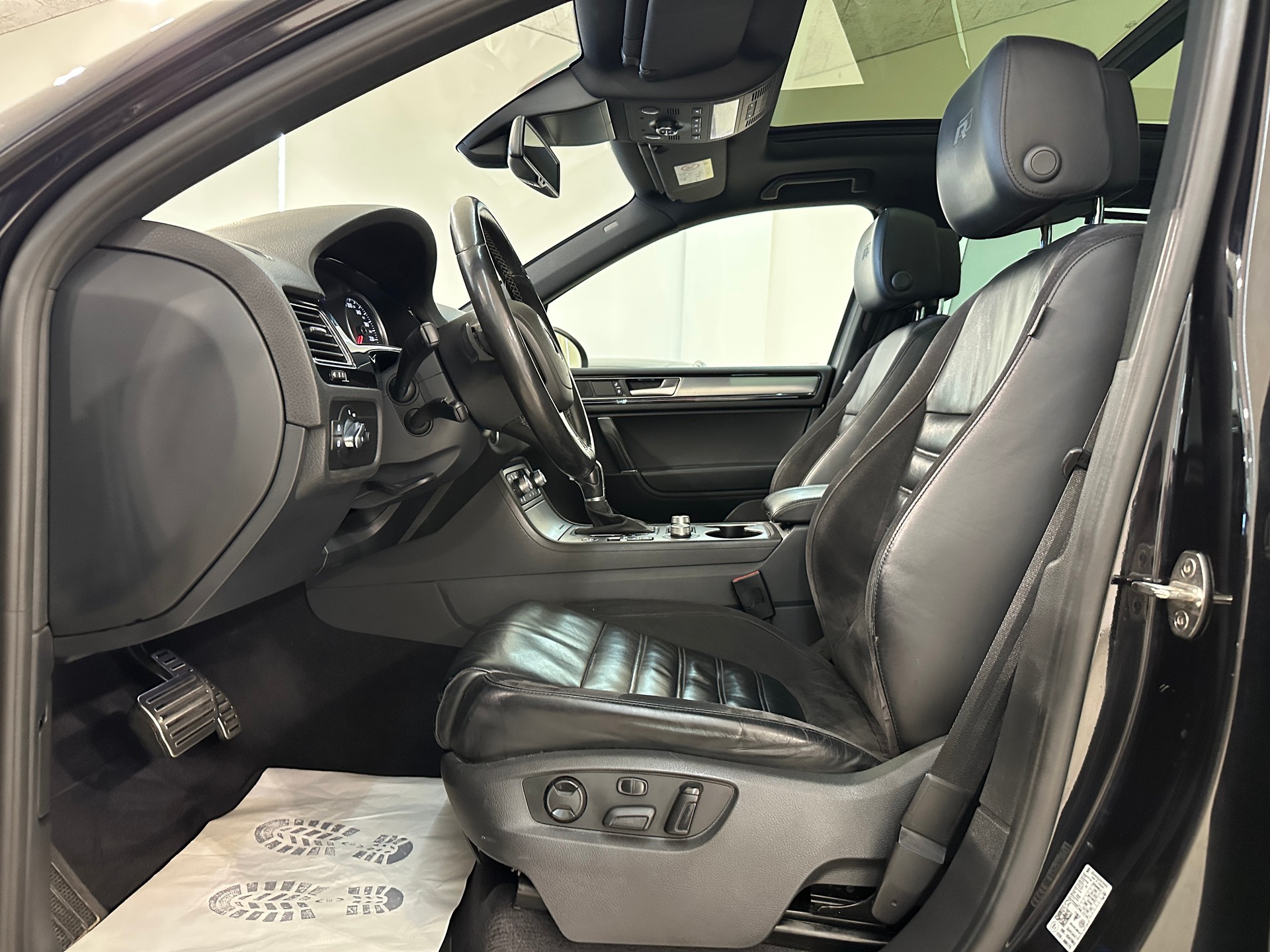 VW Touareg 3.0 TDI BlueMotion Technology Tiptronic-image-13