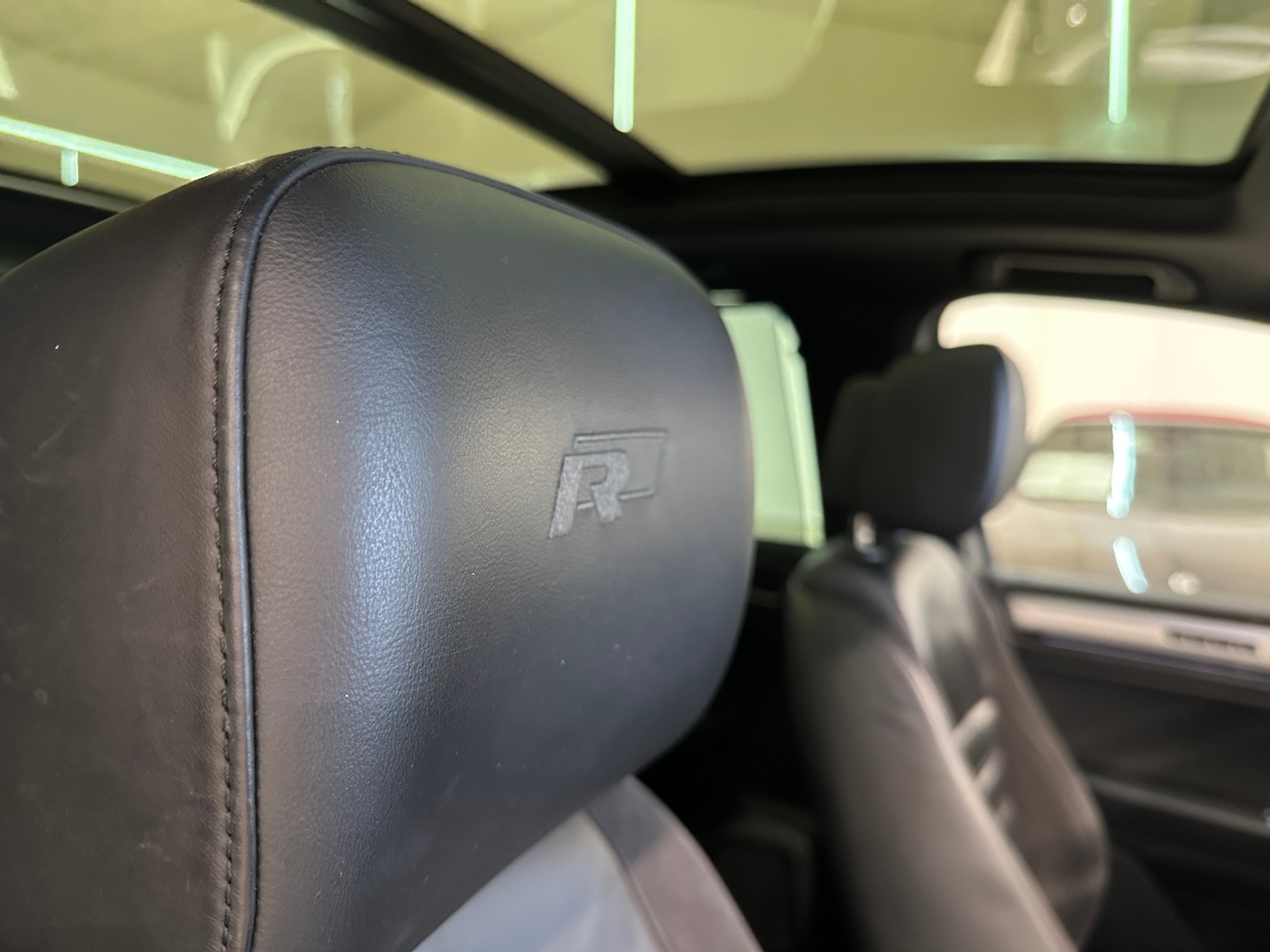 VW Touareg 3.0 TDI BlueMotion Technology Tiptronic-image-16