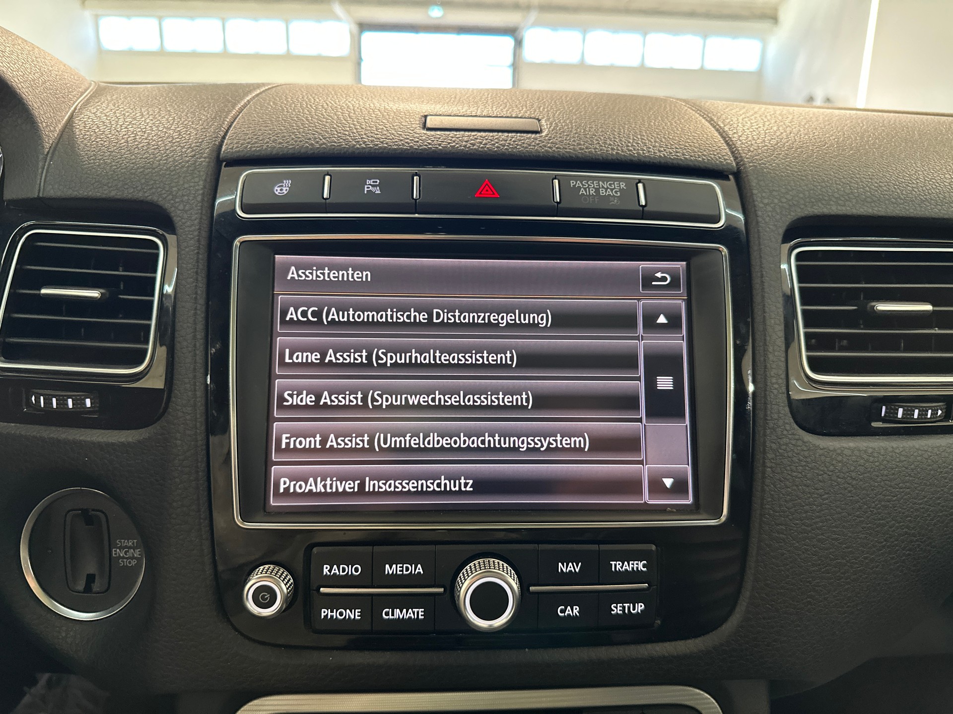 VW Touareg 3.0 TDI BlueMotion Technology Tiptronic-image-22